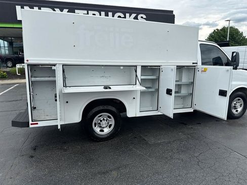 Used 2019 Chevrolet Express 3500 w/ Power Convenience Package RWD image 19