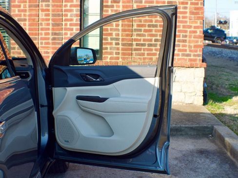 Used 2022 GMC Acadia Denali w/ Denali Ultimate Package image 39