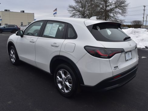 Certified 2023 Honda HR-V LX image 4
