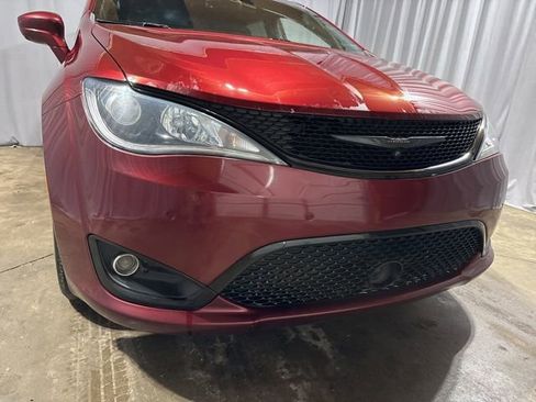 Used 2019 Chrysler Pacifica Touring-L Plus w/ Advanced Safetytec Group FWD image 13