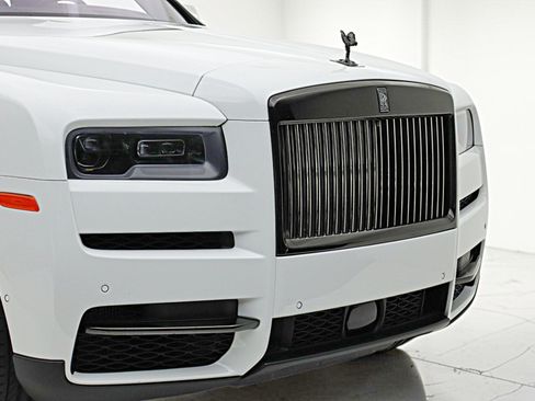 Used 2023 Rolls-Royce Cullinan Black Badge AWD/4WD image 18