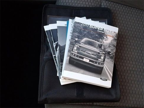 Used 2017 Ford F250 XLT w/ XLT Premium Package image 26