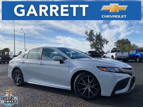 Used 2023 Toyota Camry SE FWD image 1