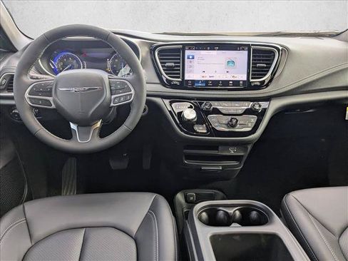 New 2026 Chrysler Pacifica Select FWD image 14