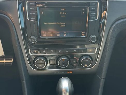 Used 2017 Volkswagen Passat 1.8T R-Line FWD image 44