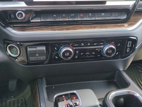 New 2026 GMC Sierra 1500 Elevation w/ Preferred Package AWD/4WD image 16
