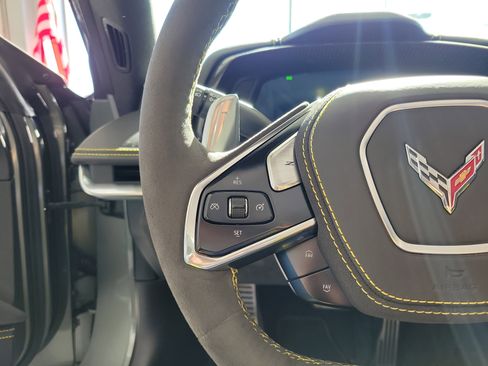 Used 2022 Chevrolet Corvette Stingray Premium Conv w/ Z51 Performance Package RWD image 19