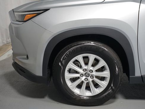 Used 2024 Toyota Grand Highlander XLE image 5