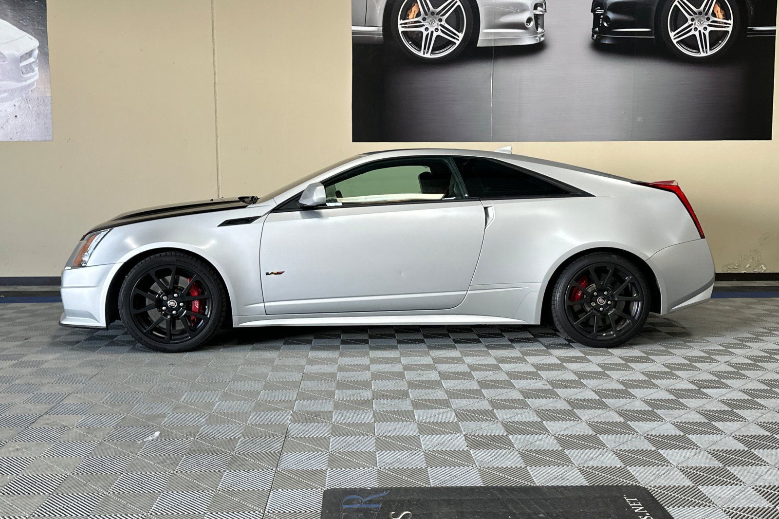 Used 2013 Cadillac CTS V RWD image 7