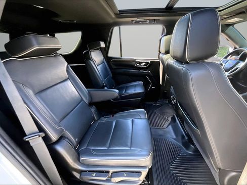Used 2021 Chevrolet Tahoe Premier w/ Premium Package AWD/4WD image 24