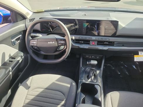 Used 2025 Kia K4 EX image 10