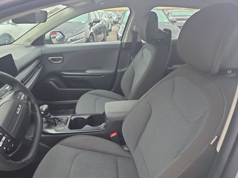 Used 2025 Kia K4 FWD image 9