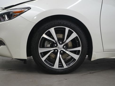 Used 2017 Nissan Maxima Platinum image 29