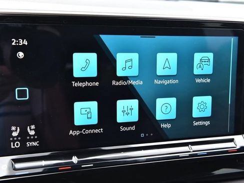 Used 2025 Volkswagen Atlas Cross Sport SE w/ Panoramic Sunroof Package FWD image 14