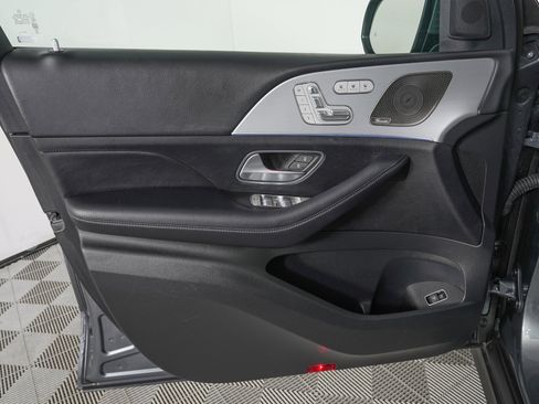 Used 2024 Mercedes-Benz GLS 450 4MATIC image 16