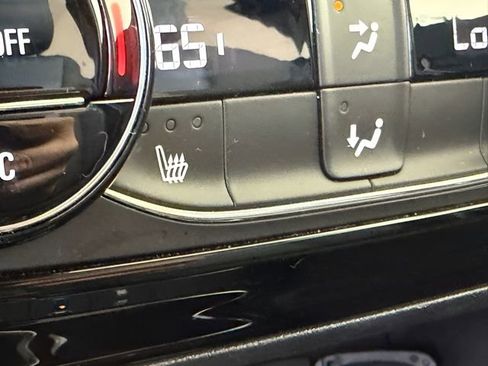 Used 2023 Buick Encore GX Select image 22