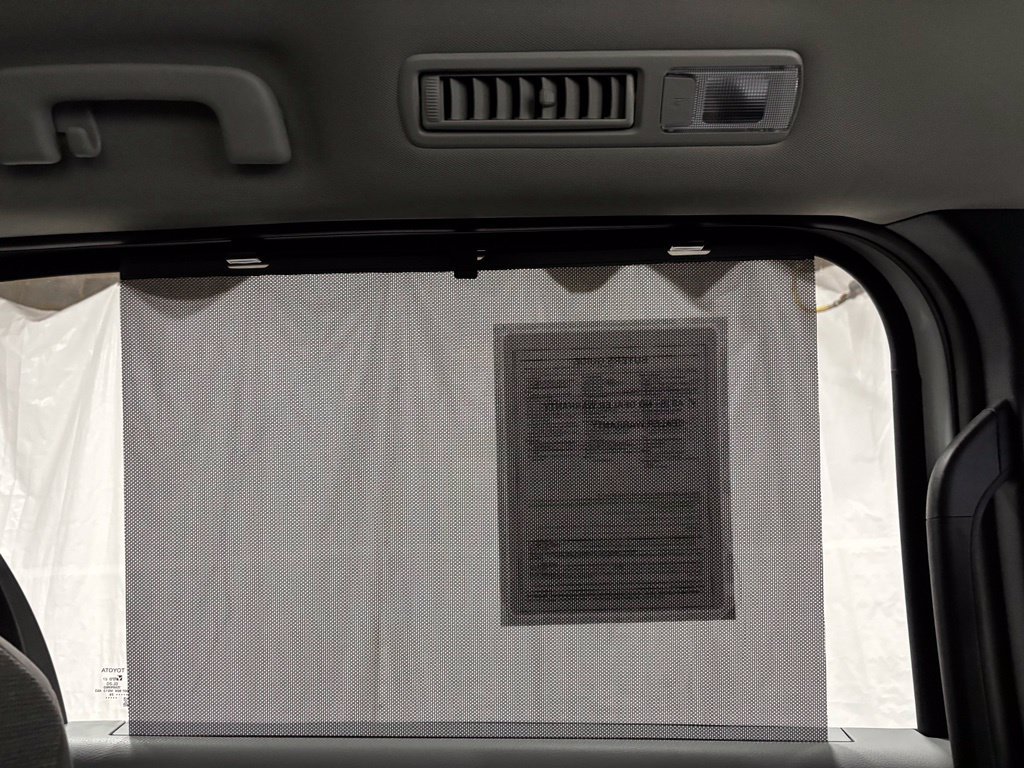 Used 2026 Toyota Sienna LE FWD image 45