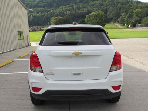 Used 2020 Chevrolet Trax LS w/ Tint and Cruise Package FWD image 9