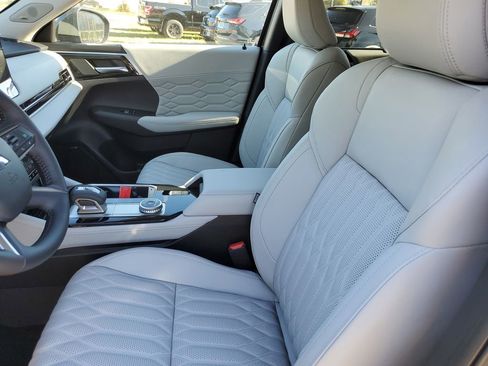 New 2026 Mitsubishi Outlander SEL FWD image 13
