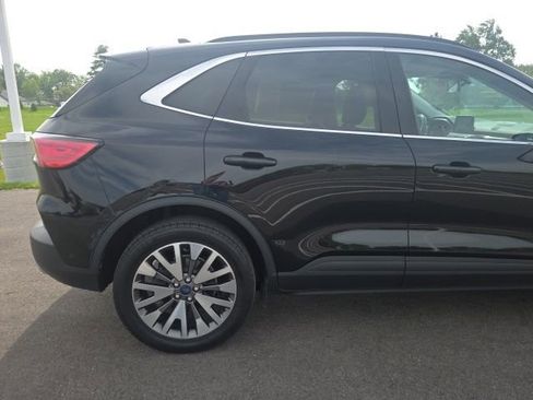 Used 2021 Ford Escape Titanium AWD/4WD image 8