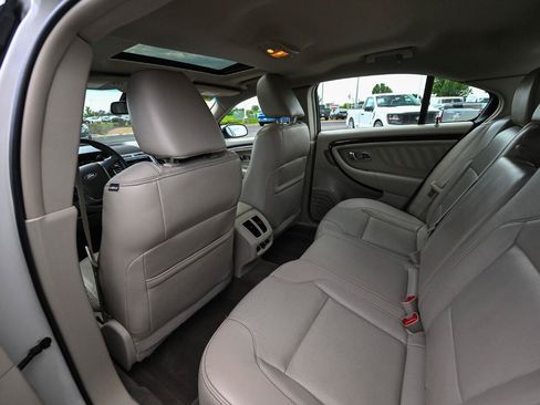 Used 2010 Ford Taurus Limited FWD image 21