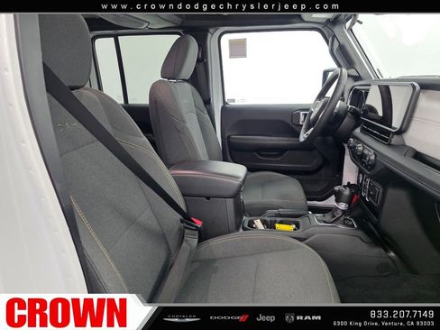 Used 2024 Jeep Wrangler Unlimited Sahara image 11