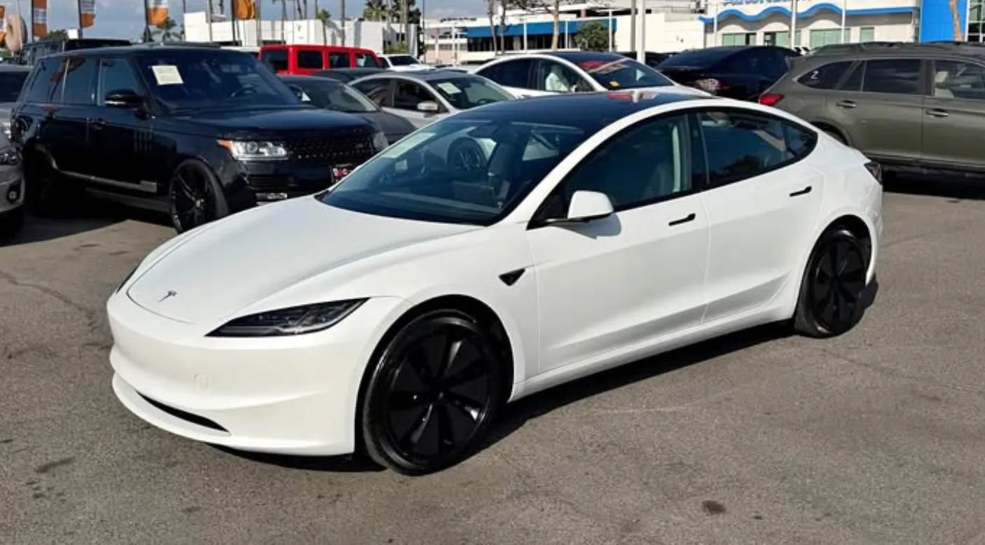 Used 2025 Tesla Model 3 Long Range RWD image 2