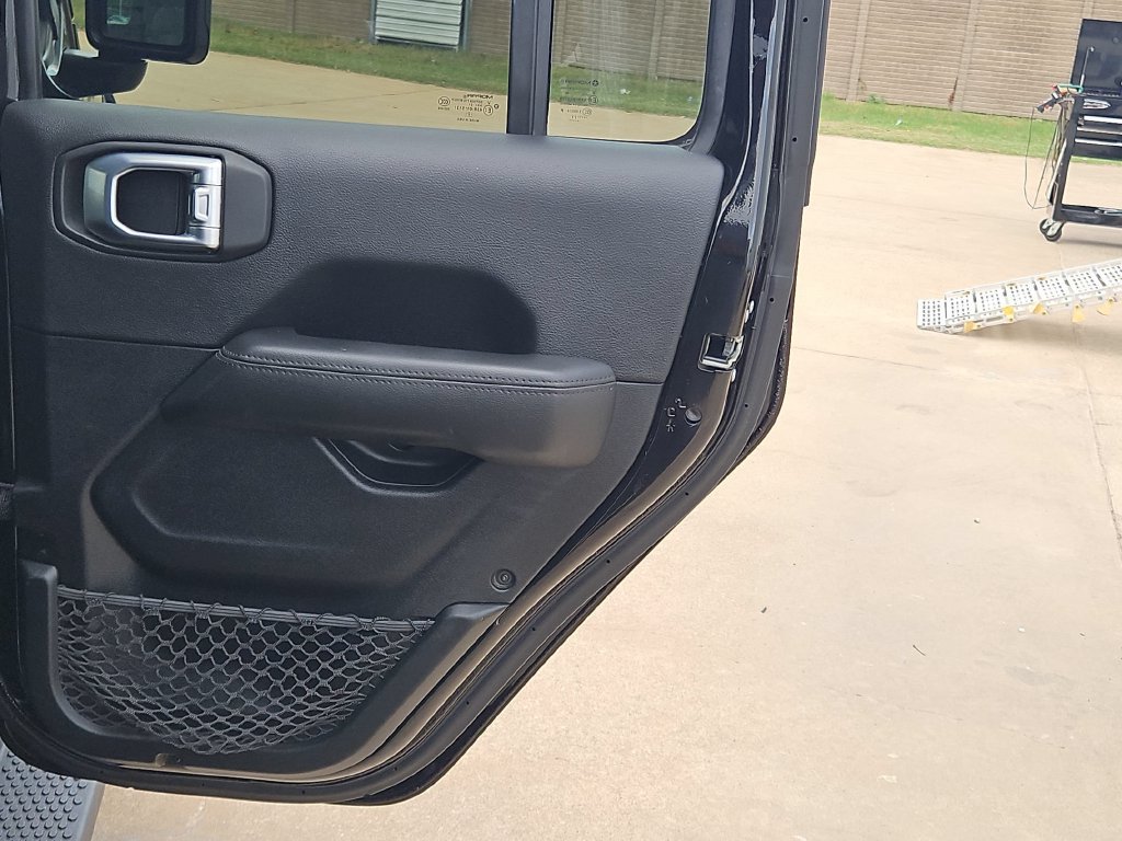 Used 2021 Jeep Wrangler Unlimited Sahara AWD/4WD image 28