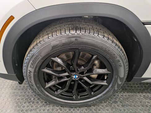 Used 2021 BMW X6 xDrive40i w/ Executive Package 2 AWD/4WD image 7