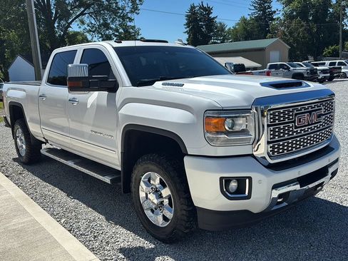 Used 2018 GMC Sierra 3500 Denali w/ Duramax Plus Package AWD/4WD image 11