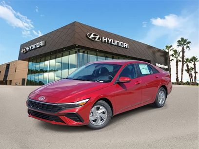 New 2025 Hyundai Elantra SE