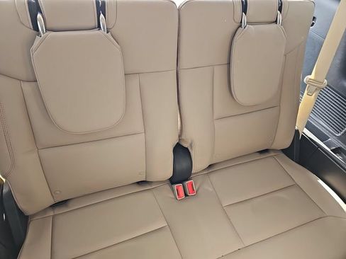 Certified 2020 Ford Explorer Limited RWD image 12