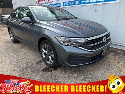 Used 2022 Volkswagen Jetta SE w/ Panoramic Sunroof Package