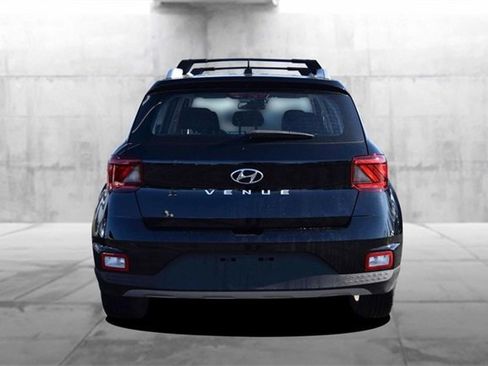 Used 2024 Hyundai Venue SEL image 6