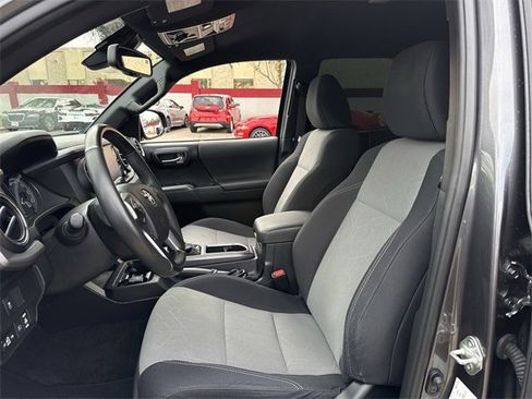 Used 2021 Toyota Tacoma TRD Off-Road image 27