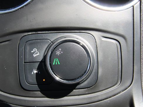 Used 2024 GMC Terrain SLE image 33