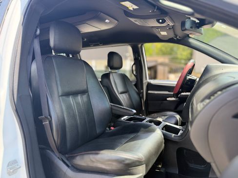 Used 2019 Dodge Grand Caravan GT FWD image 26