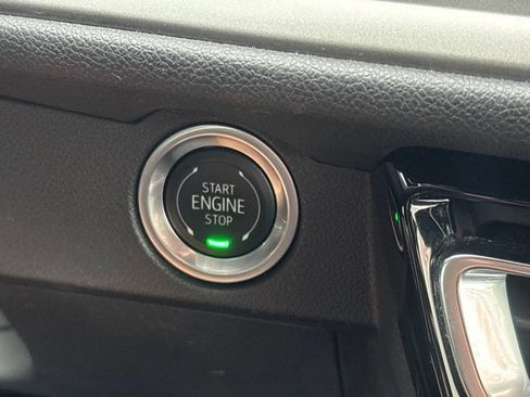 Used 2024 Chevrolet Traverse LT FWD image 19