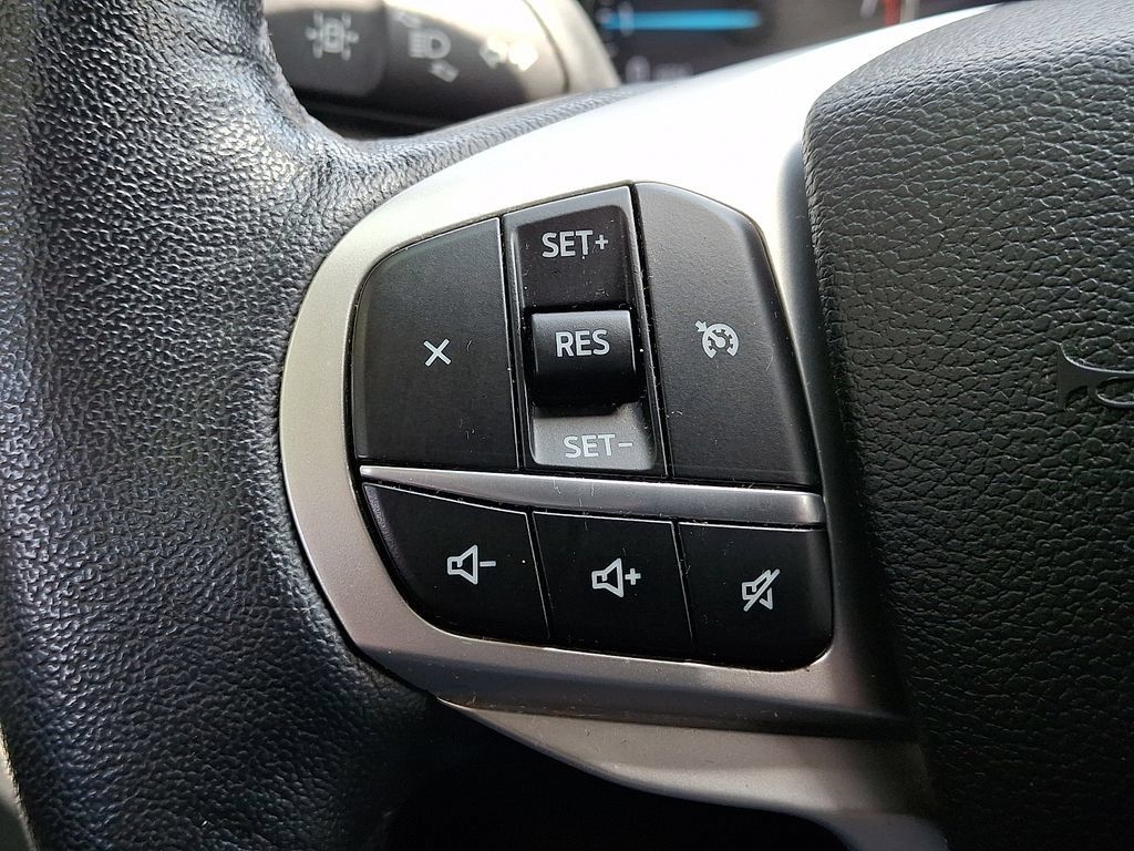 Used 2022 Ford Explorer XLT w/ Equipment Group 202A AWD/4WD image 22