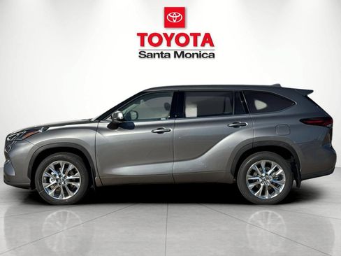 New 2026 Toyota Highlander Limited AWD/4WD image 8