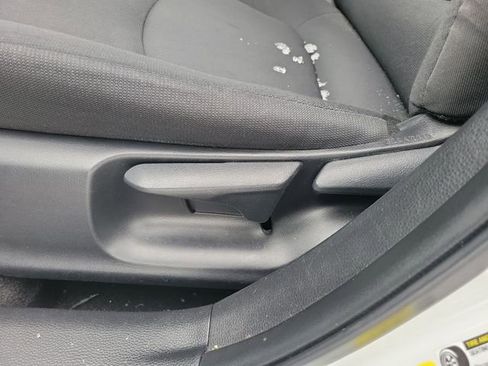 Used 2021 Toyota Corolla LE image 36