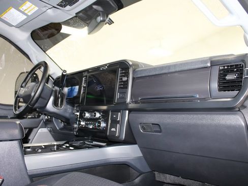 Used 2025 Ford F250 Lariat w/ Black Appearance Package AWD/4WD image 31