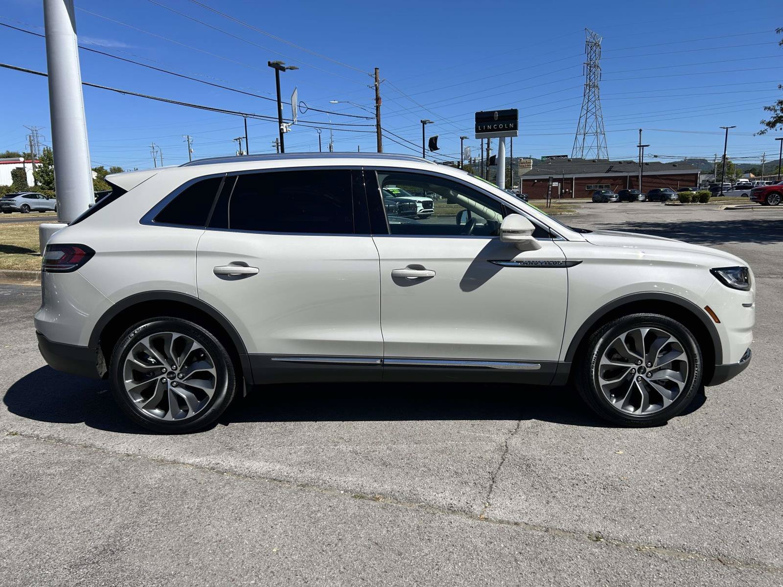Certified 2023 Lincoln Nautilus Reserve FWD image 2