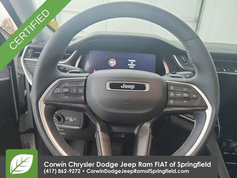 Certified 2023 Jeep Grand Cherokee Limited w/ Black Appearance Package image 13