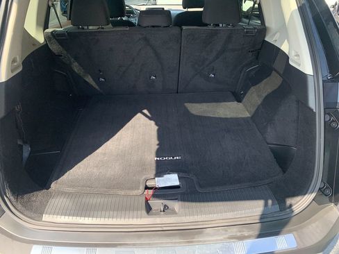Used 2021 Nissan Rogue SV FWD image 26