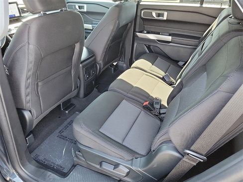 Used 2023 Ford Explorer XLT image 19