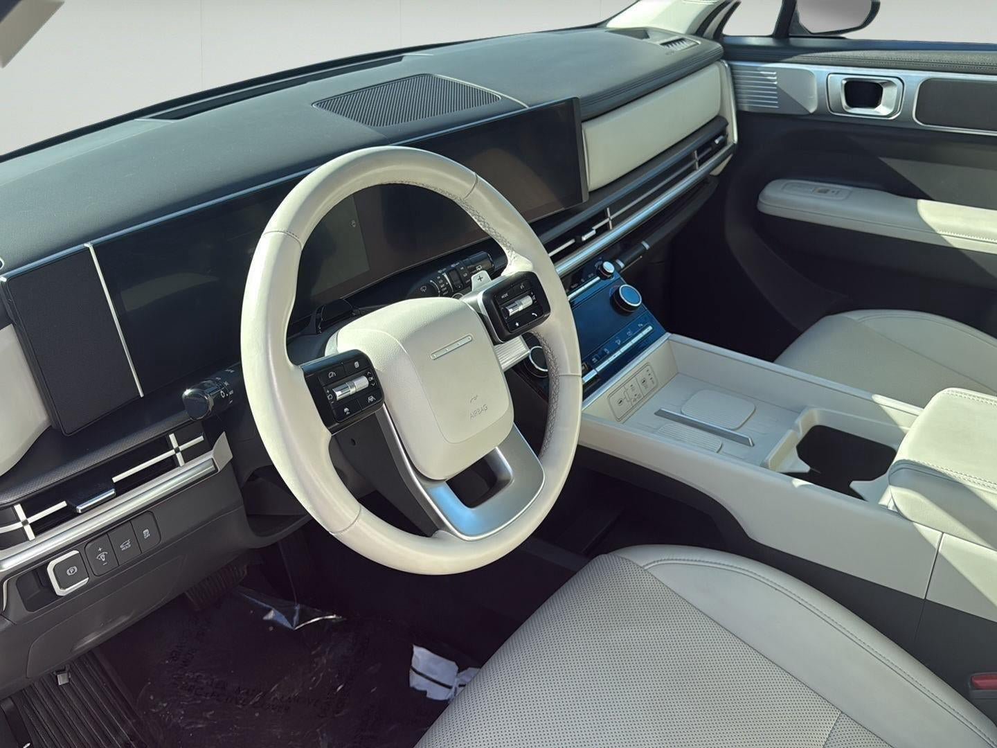Used 2025 Hyundai Santa Fe SEL AWD/4WD image 17