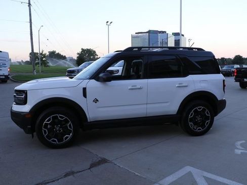 Used 2025 Ford Bronco Sport Outer Banks AWD/4WD image 4