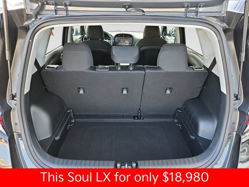 Used 2025 Kia Soul LX FWD image 19