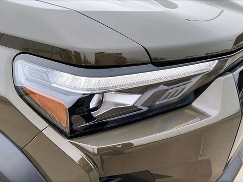 Used 2024 Chevrolet Colorado ZR2 w/ Technology Package image 26